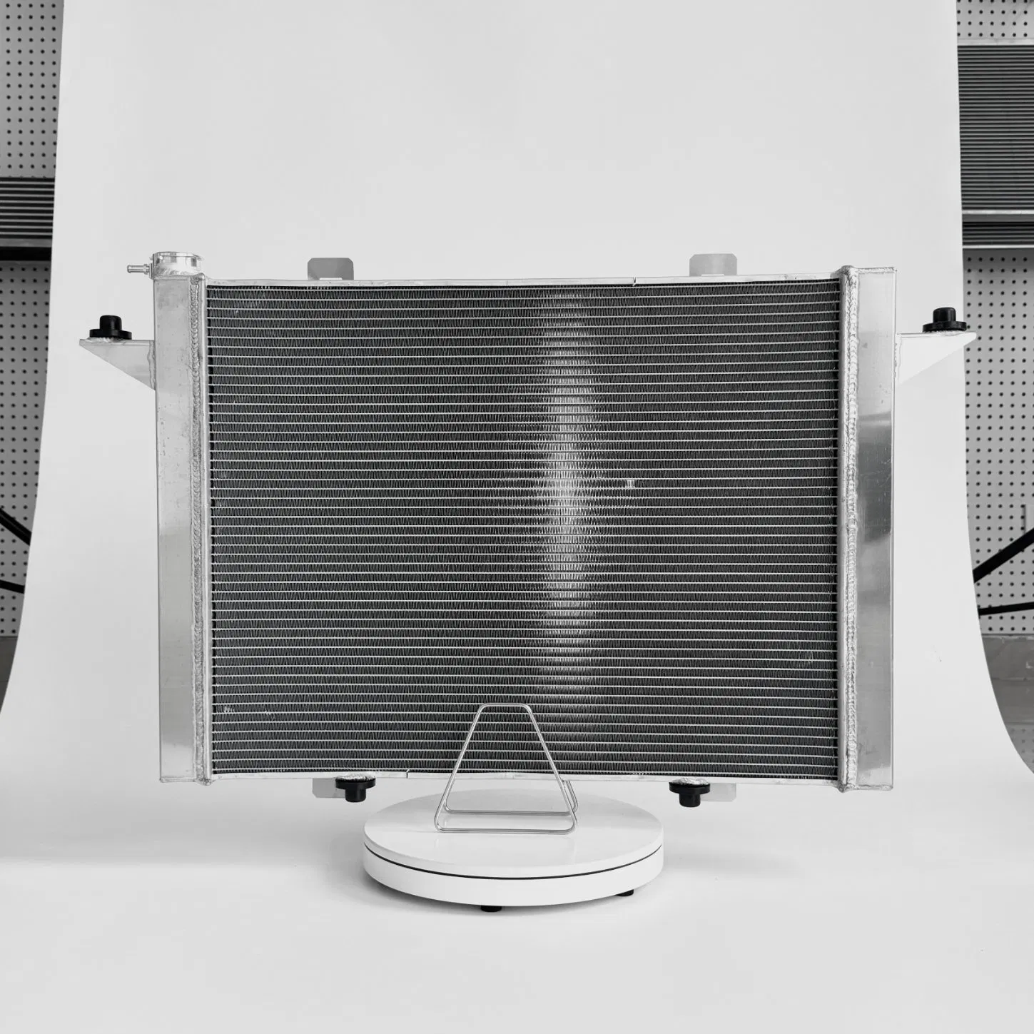 Радиатор алюминиевый для Dodge D/W Series Pickups 89-93, Ramcharger 90-91