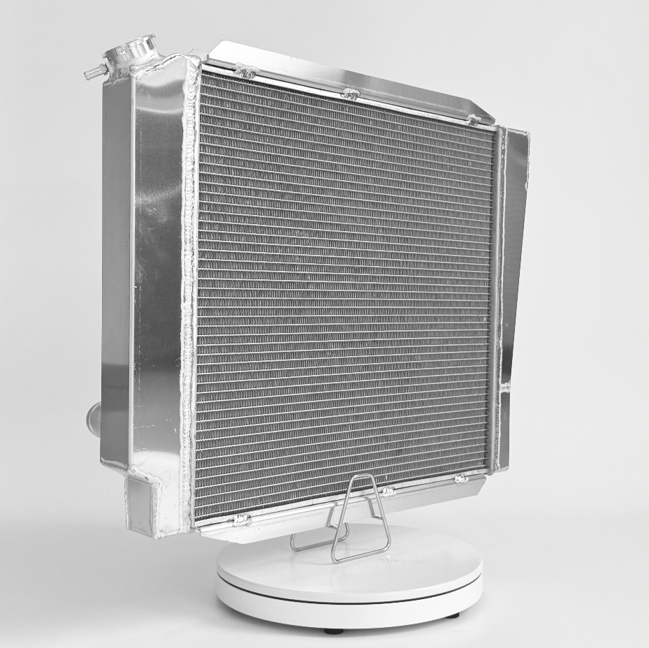 Радиатор алюминиевый для Ford Bronco 66-77