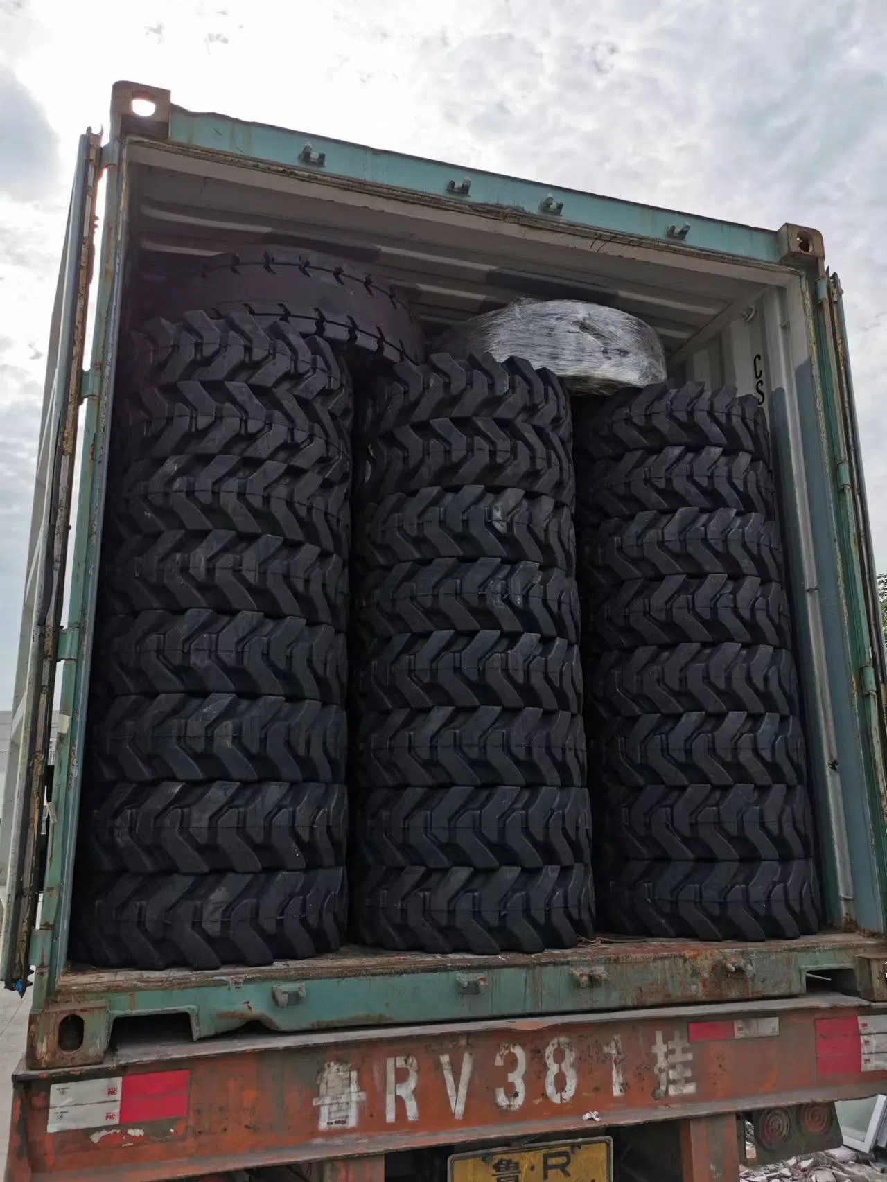 33X12-20 Solid Tyre for Bobcat Skidsteer Loader