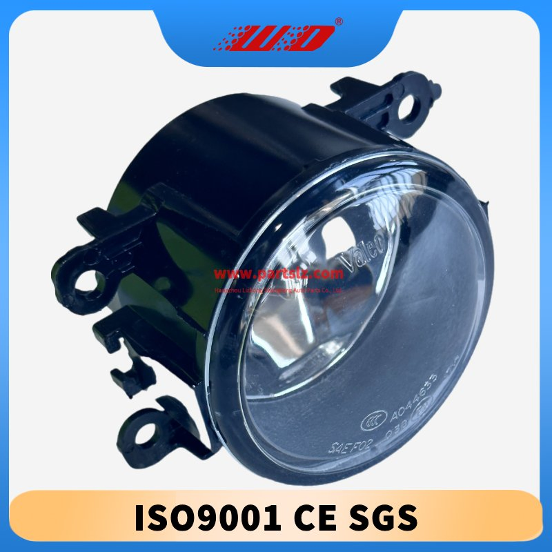 Противотуманные фары Mitsubishi OEM 8321A506