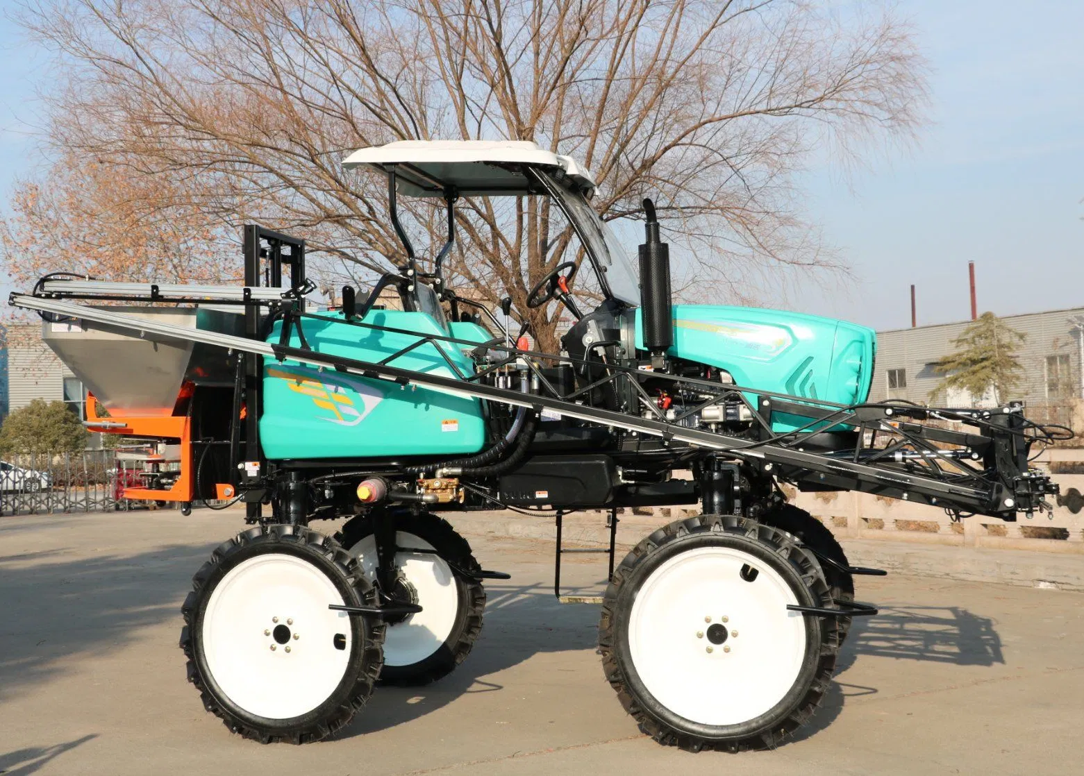 Самоходный опрыскиватель 1000л для пшеницы и риса