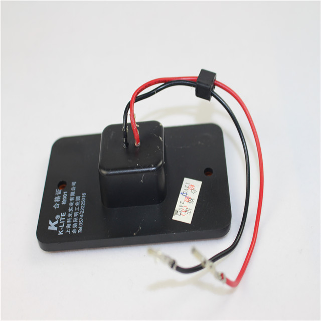 Боковой светодиодный габарит LT517 для грузовиков 12В/24В