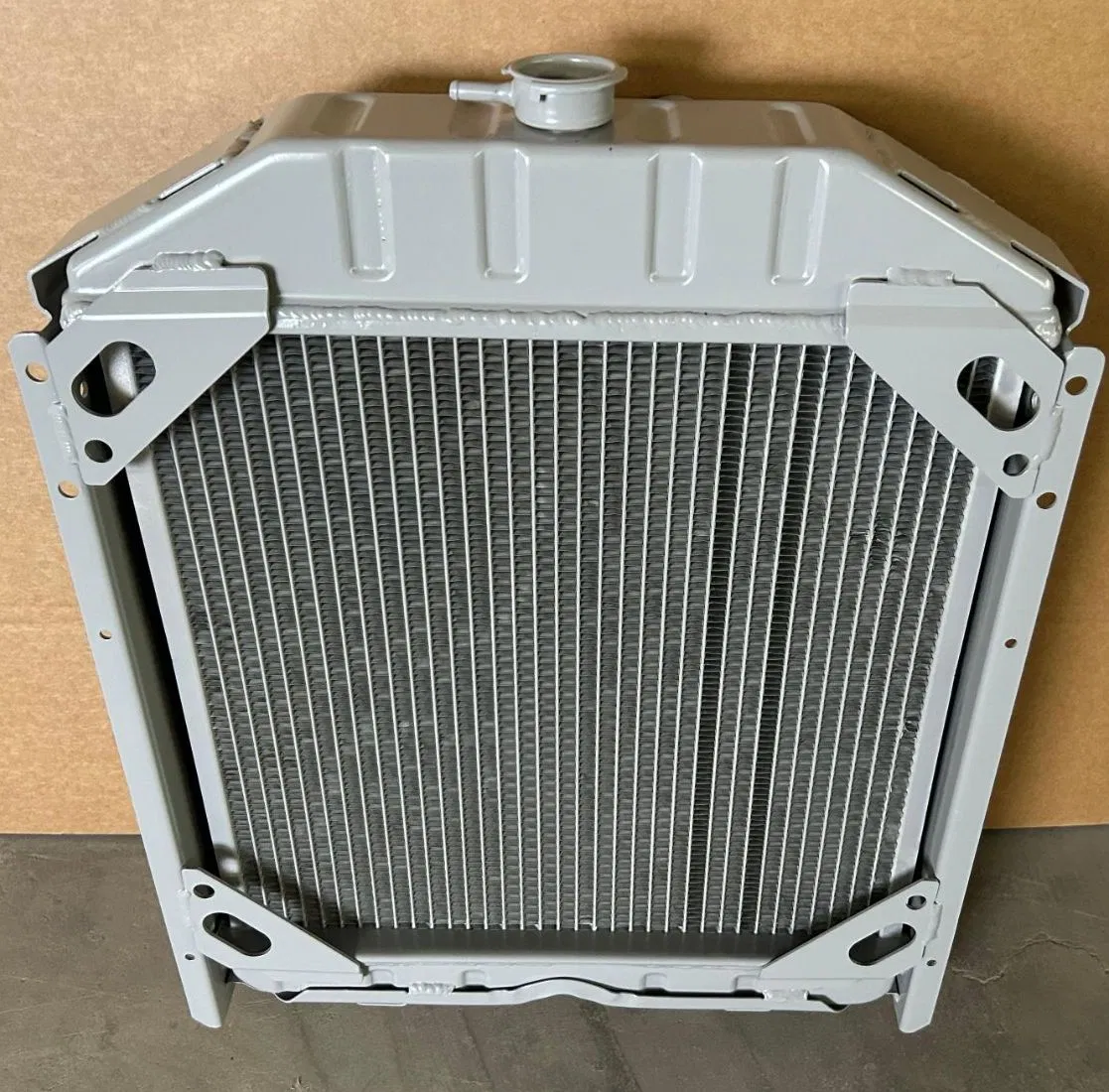 Радиатор для трактора New Holland 480