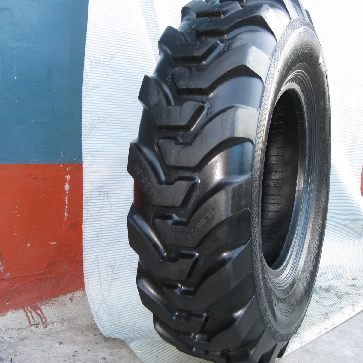 14.00-24 G-2 Motor Grader Tire for Construction and OTR Use with ISO