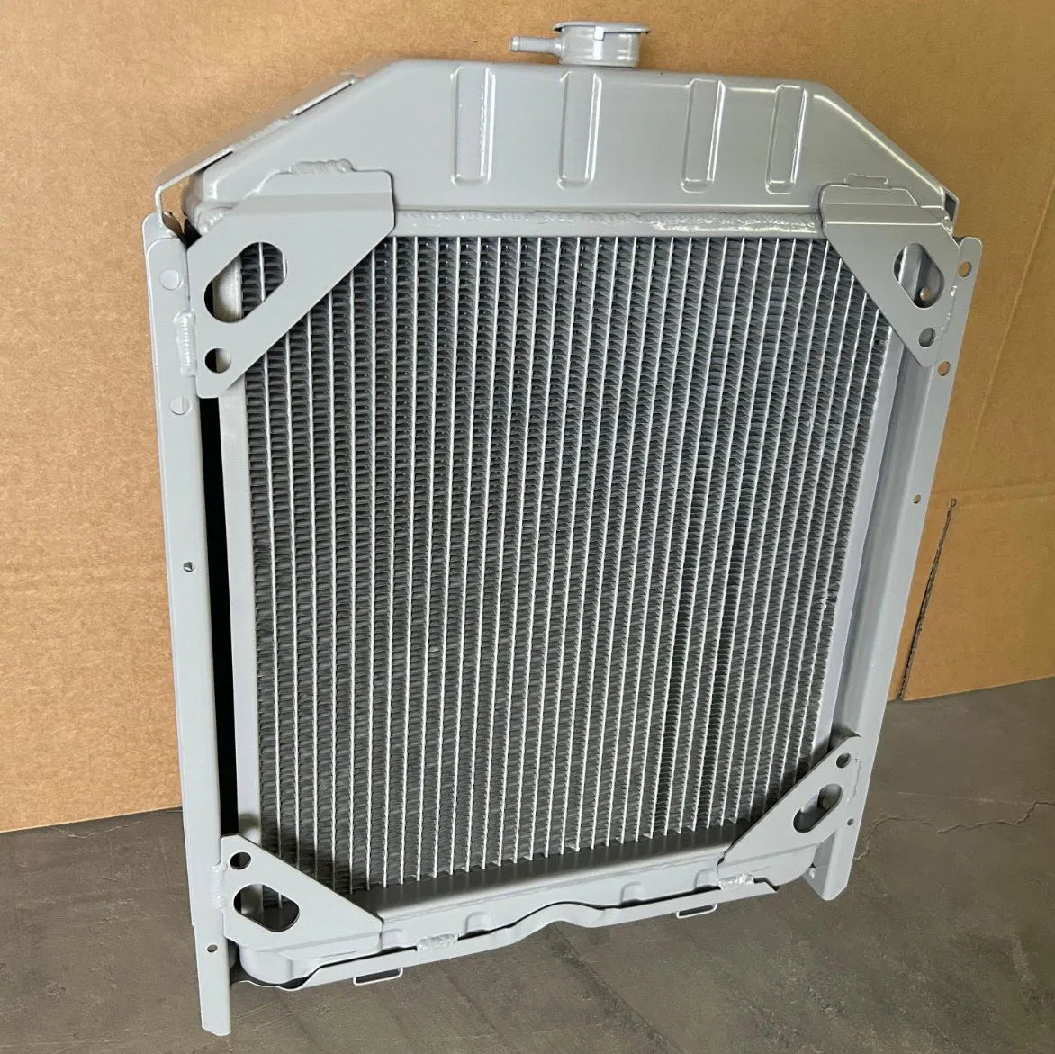 Радиатор для трактора New Holland 480