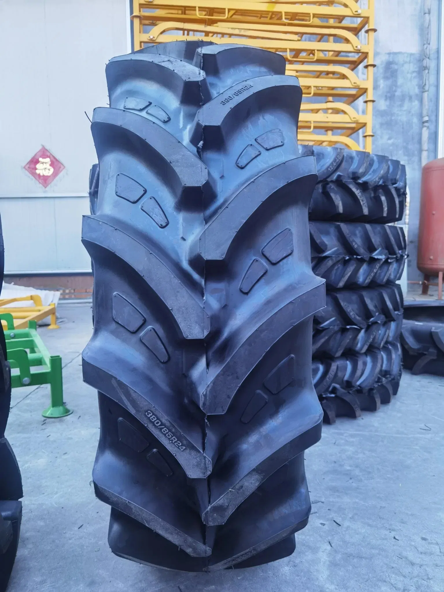 Linglong Crosswind Leao Atlas Radial Agricultural Tires 320/85r32 340/85r36 380/85r30 420/85r24 420/85r28 460/85r30 520/85r38 R1 480/80r46 520/85r46 710/70r38