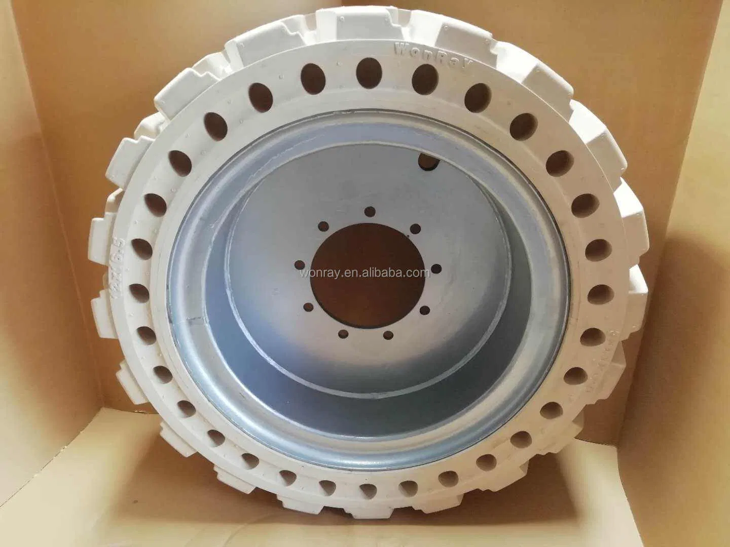 Telehandler Boom Lift Scissor Lift Replacement Tires 10-16.5 31X15.50-15