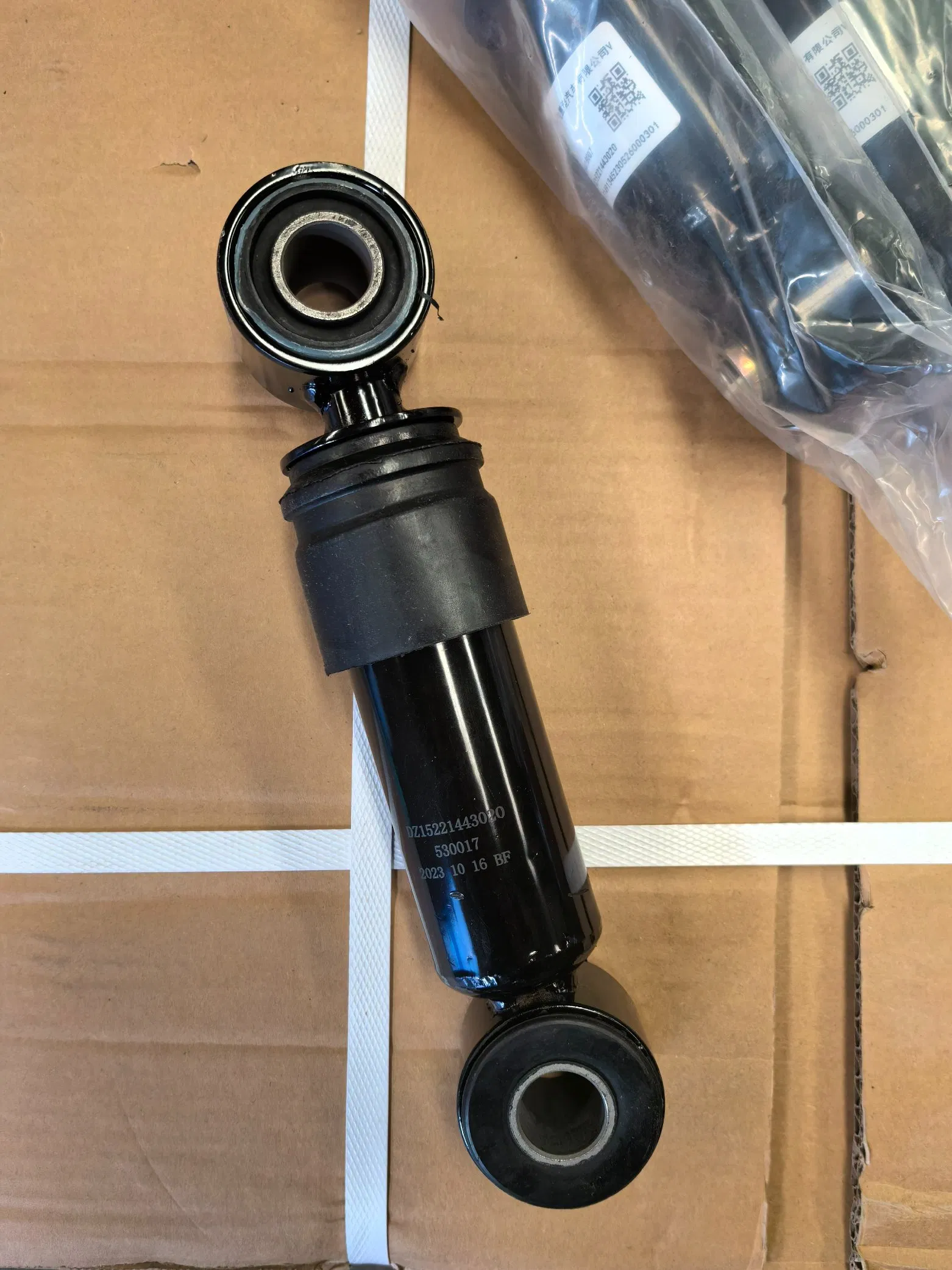Shacman Truck Parts Dz15221443020 Wg9725680028 Shock Absorber for Sinotruk/Shacman/Foton Truck Spare Parts