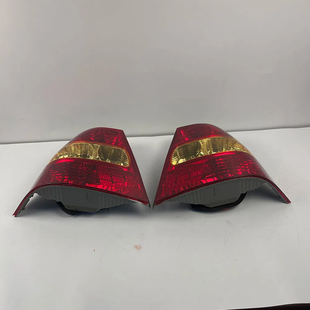 Фонарь задний для Toyota Corolla Sedan Ae120 2001-2004