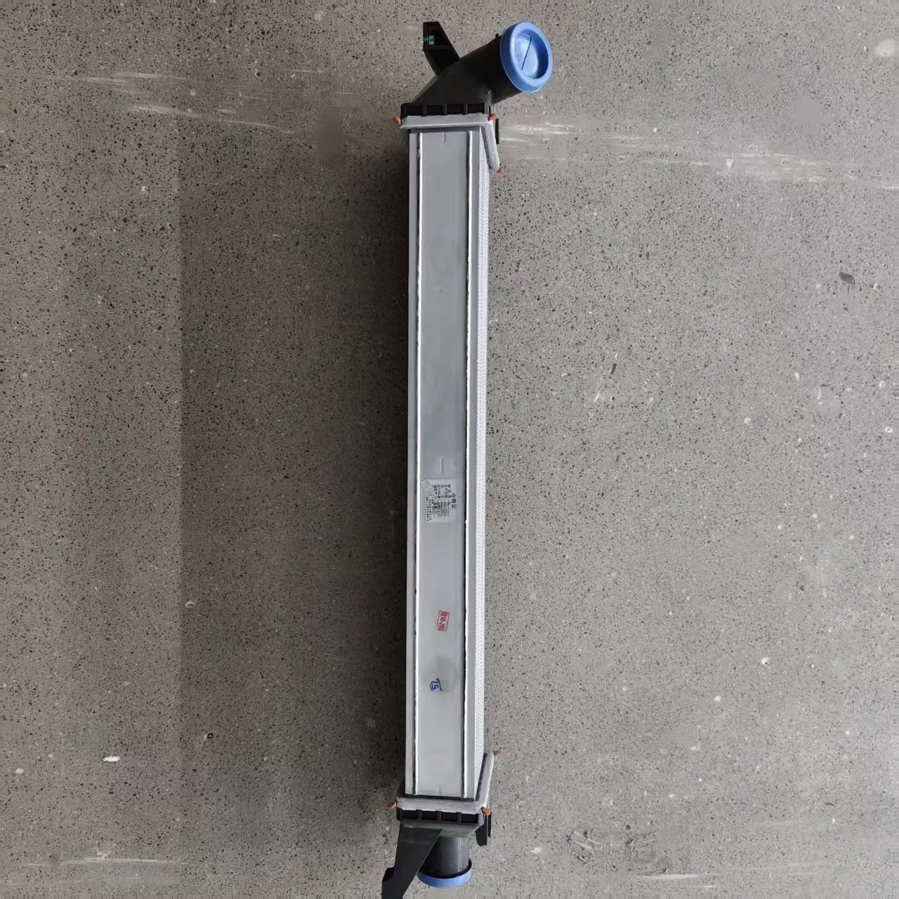 Радиатор охлаждения двигателя Baojun 730 23960056