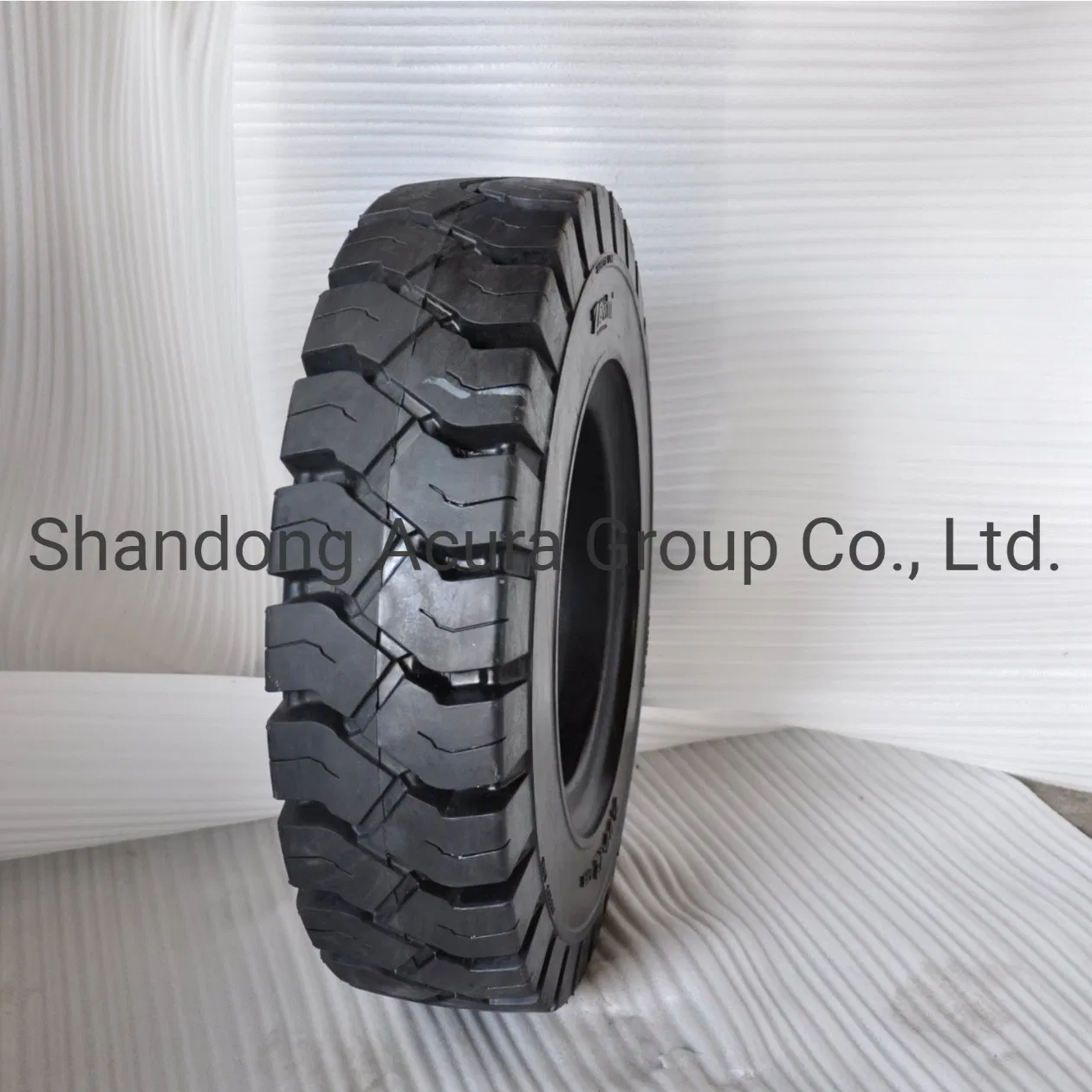 Wholesale Port Use Radial Tire/Tyre Prices for Stacker Large Tonnage/Forklift/Excavator/Reach Stacker/Loader Solid (18.00-25 16.00-25 23.1X26 16.9-24 23.1 26)