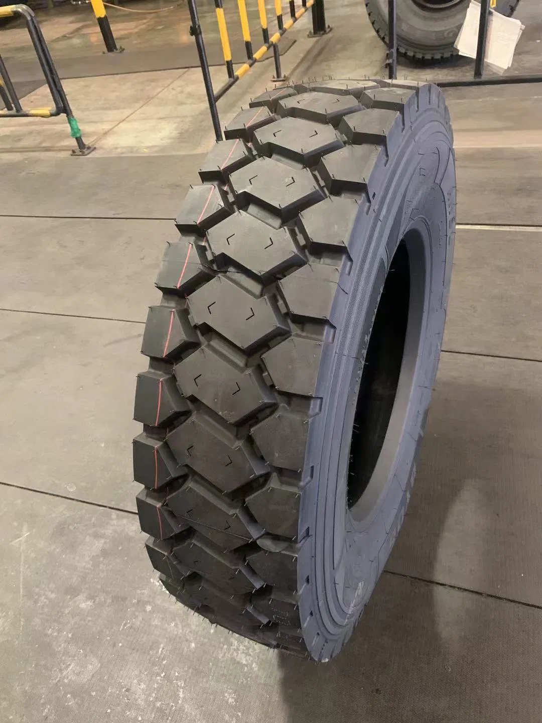 Грузовая шина 11R22.5 Ansu Wonderland для внедорожья