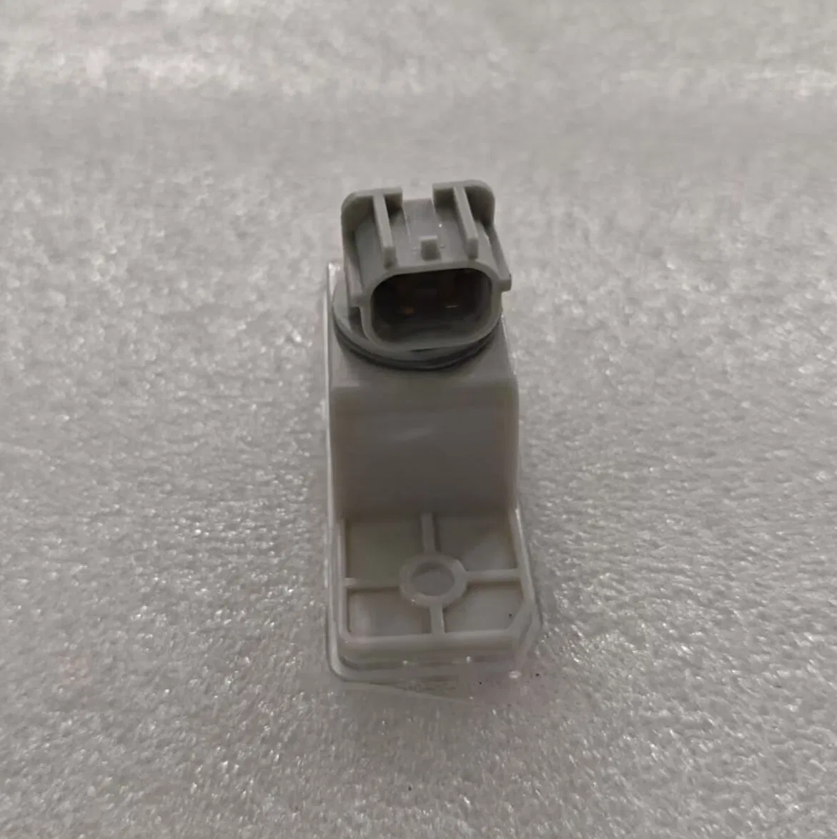 Фонарь подсветки заднего номерного знака Maxus C00058495