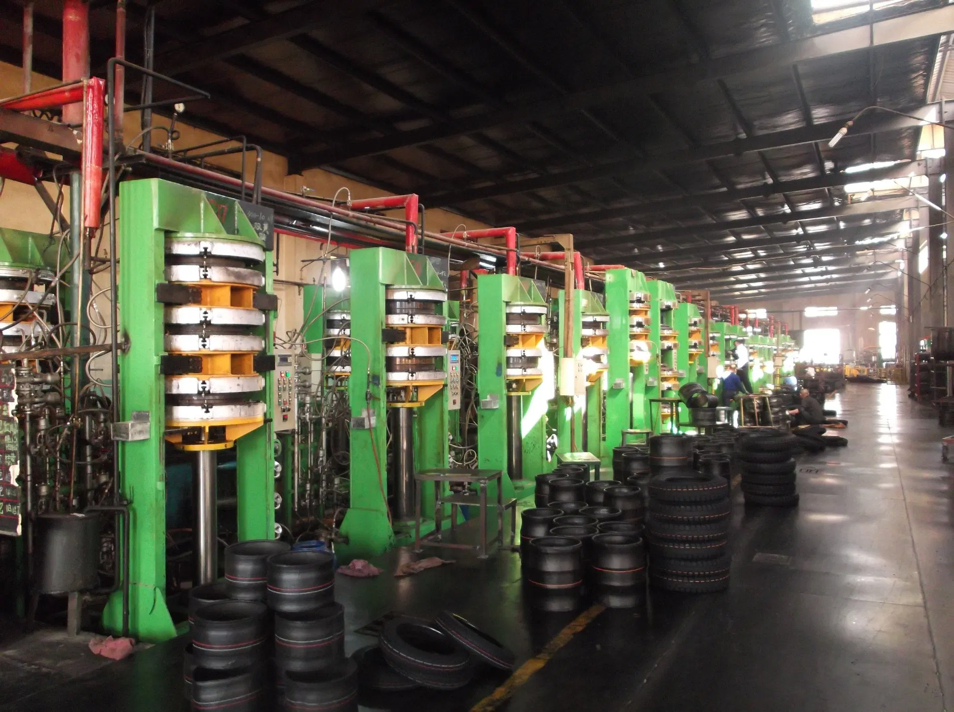 Шина для электровелосипеда 18x2.125