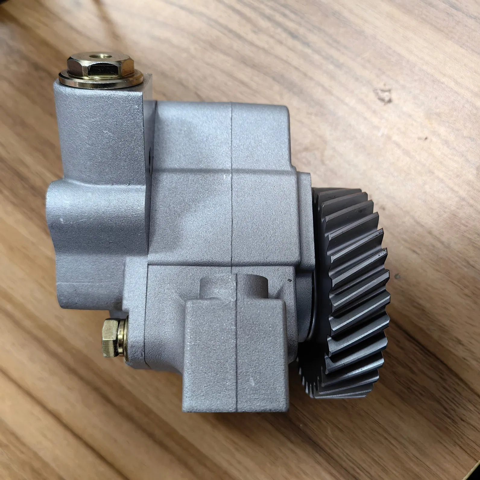 Масляный насос Doosan De12tis 65.05100-6042 для Daewoo