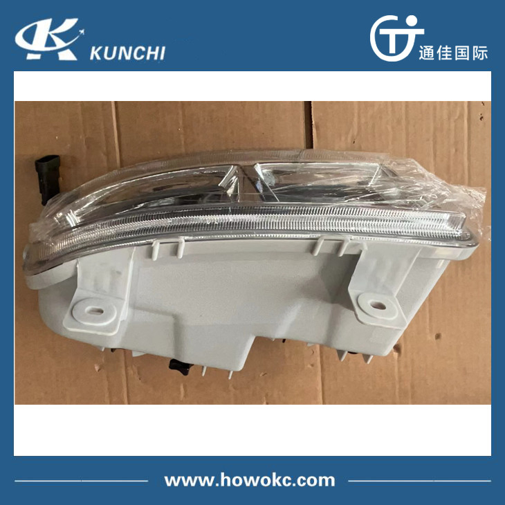 Противотуманные фары Sinotruk HOWO AZ9525720011/AZ9525720012