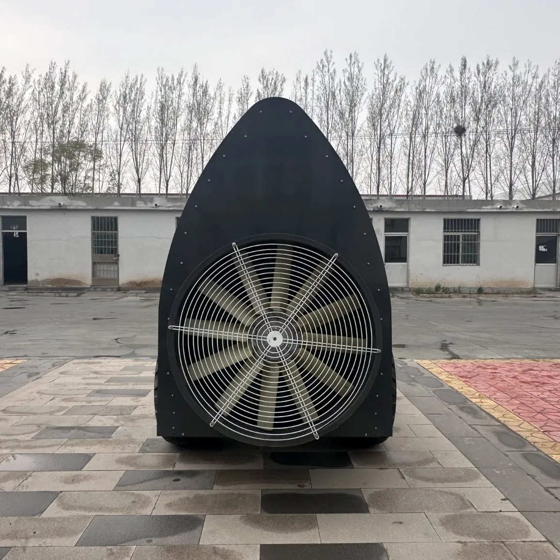 Тракторный опрыскиватель для сада с регулируемым распылением