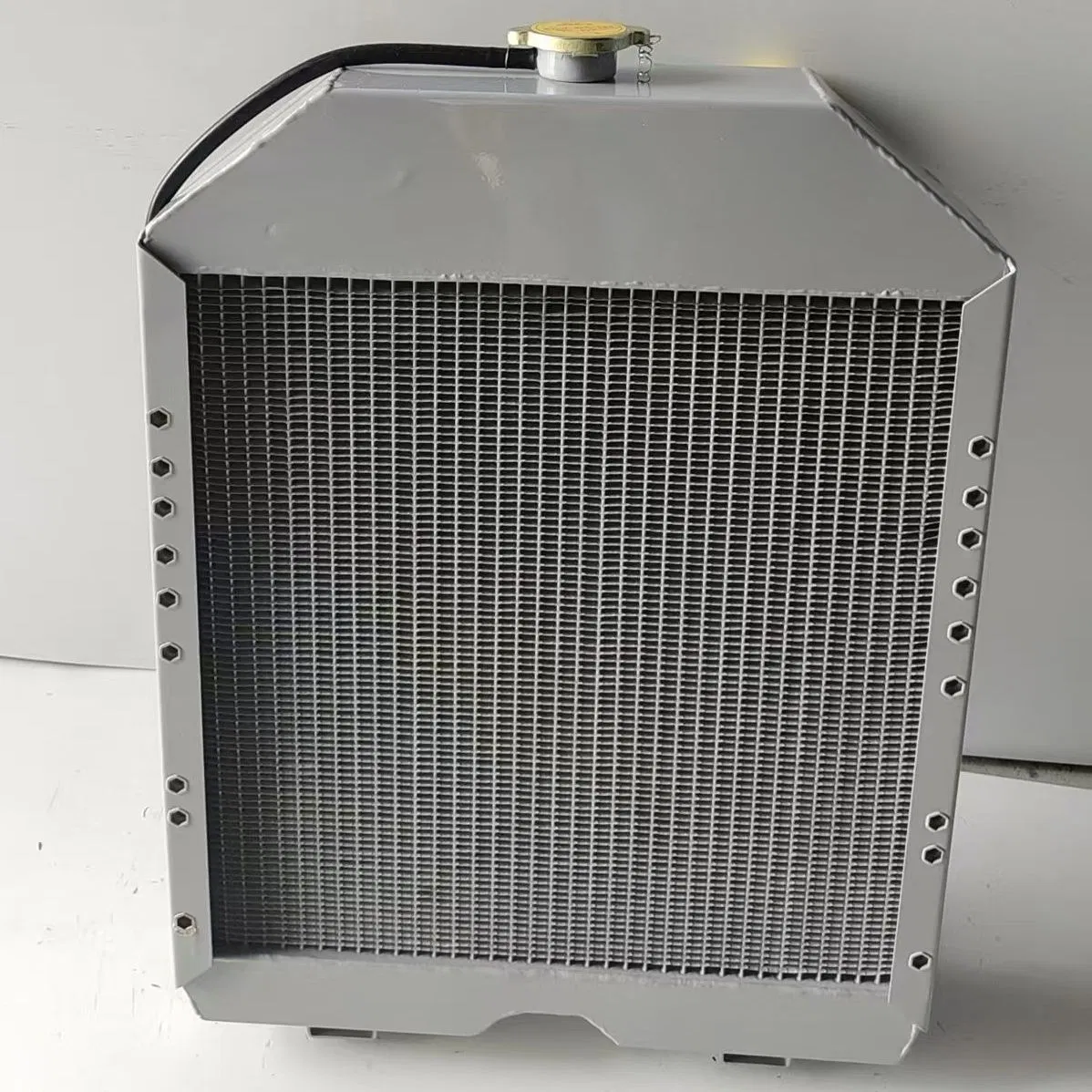 Радиатор алюминиевый Massey Ferguson / Landini 1824627m91