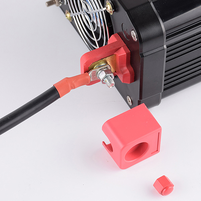 Инвертор 12В в 120В 600Вт для автомобиля