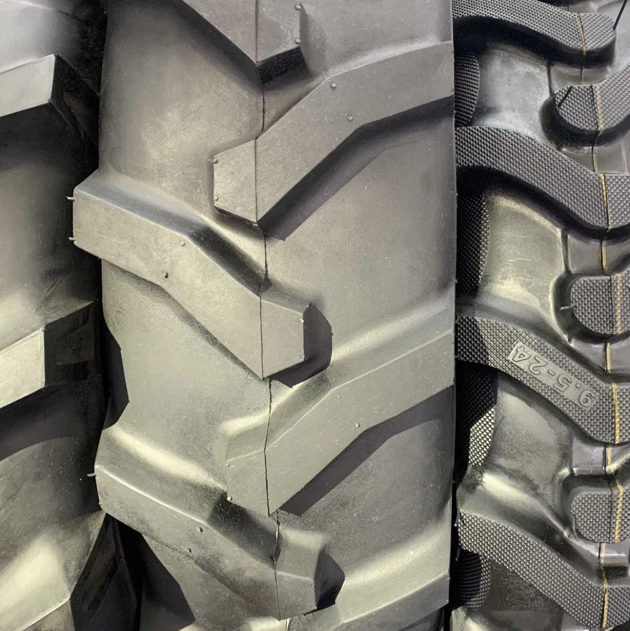 380/85r34 420/85r34 460/85r34 Herringbone Corn Harvester Radial Tractor Tire