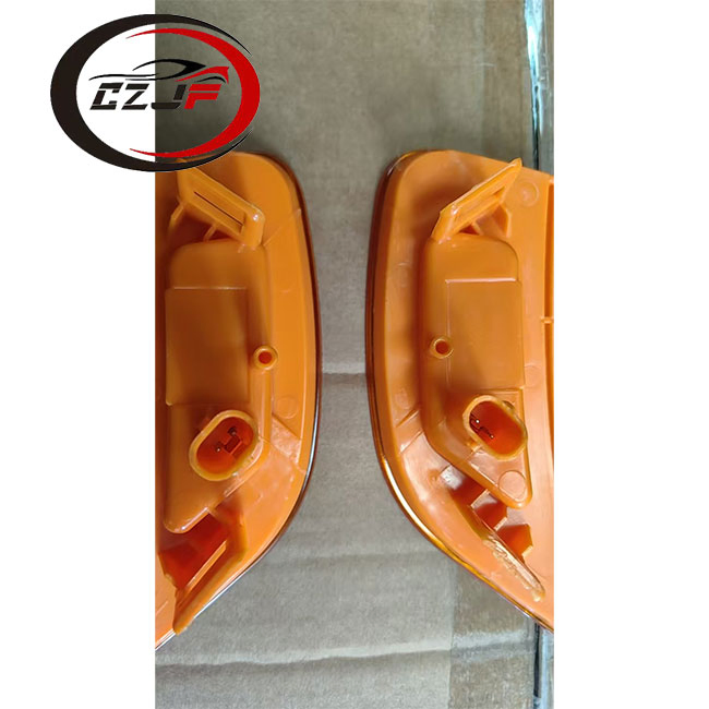 Боковой габарит для Chevrolet Tahoe 2021-2023 (OEM 84776452/53)