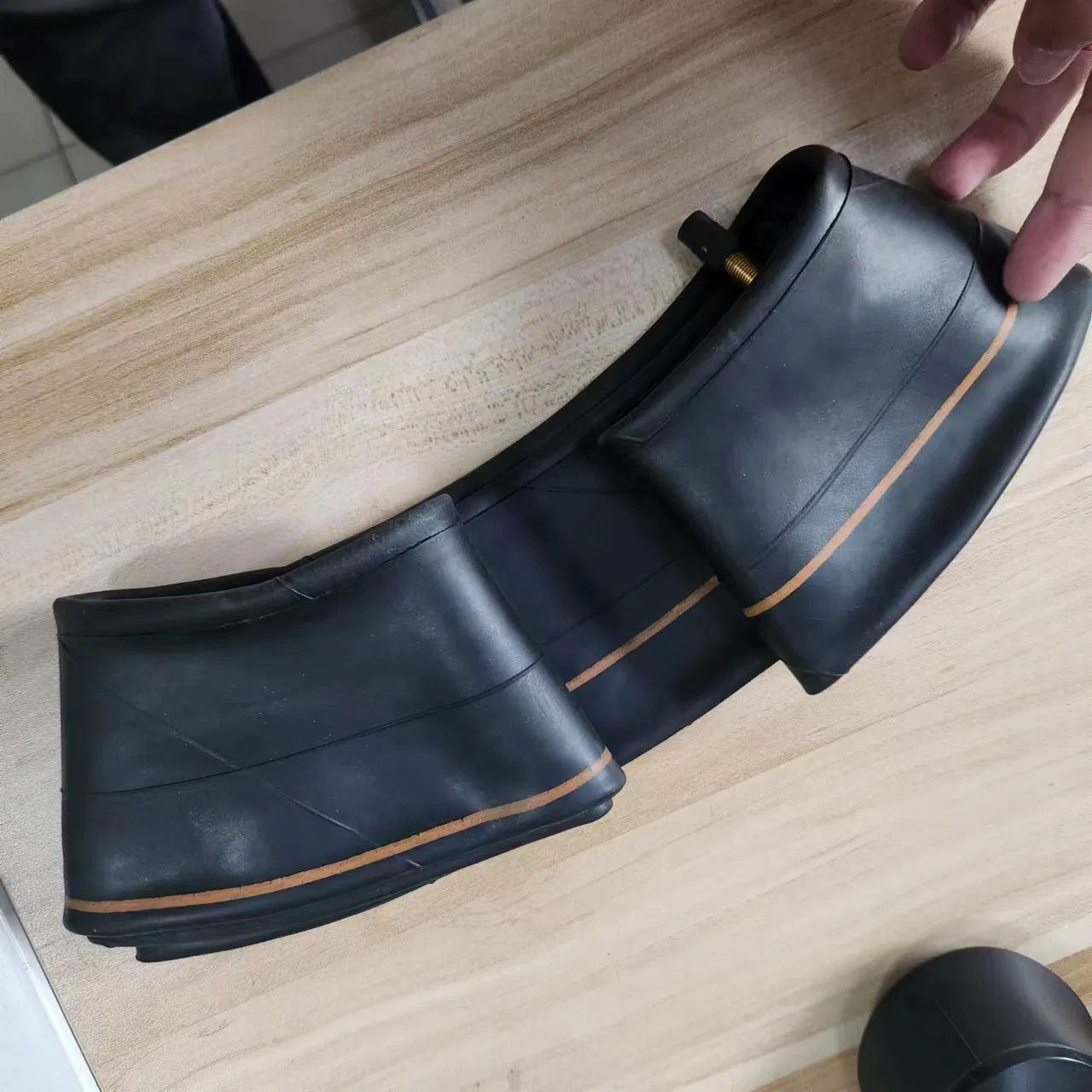 Камера мотоциклетная 3.00-14 (300-14)