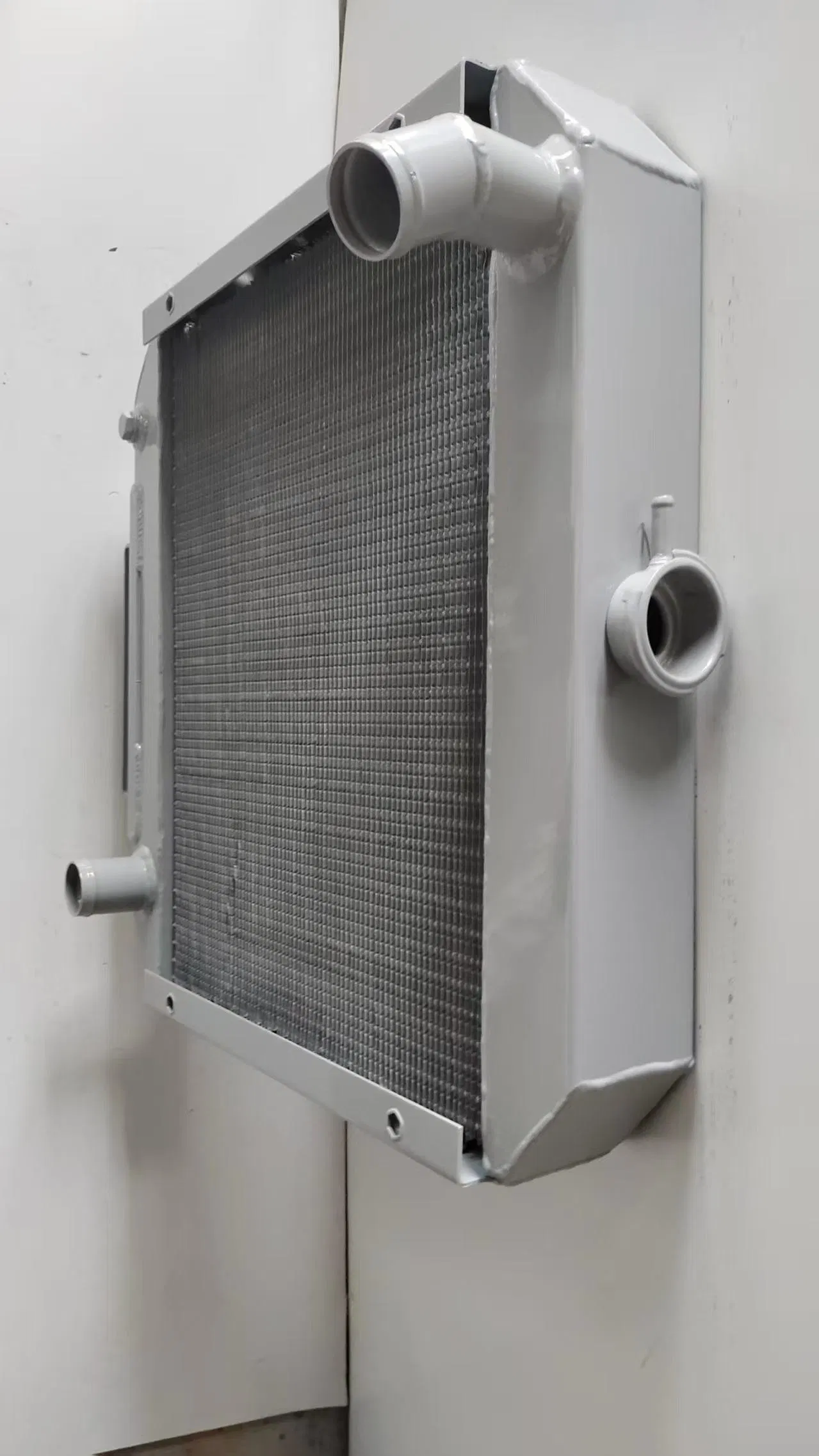 Радиатор алюминиевый для трактора Case 1825/1825b (OEM 109612A2)