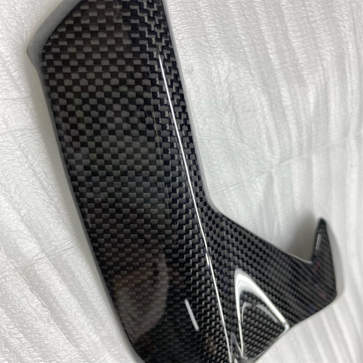 Боковые панели из карбона для Triumph Rocket III 2020-2022