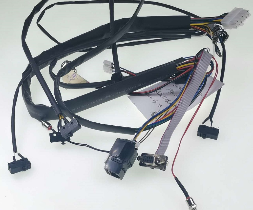 Durable Waterproof Vehicle Wire Harness with 4-Pin Connectors for Reliable Performance