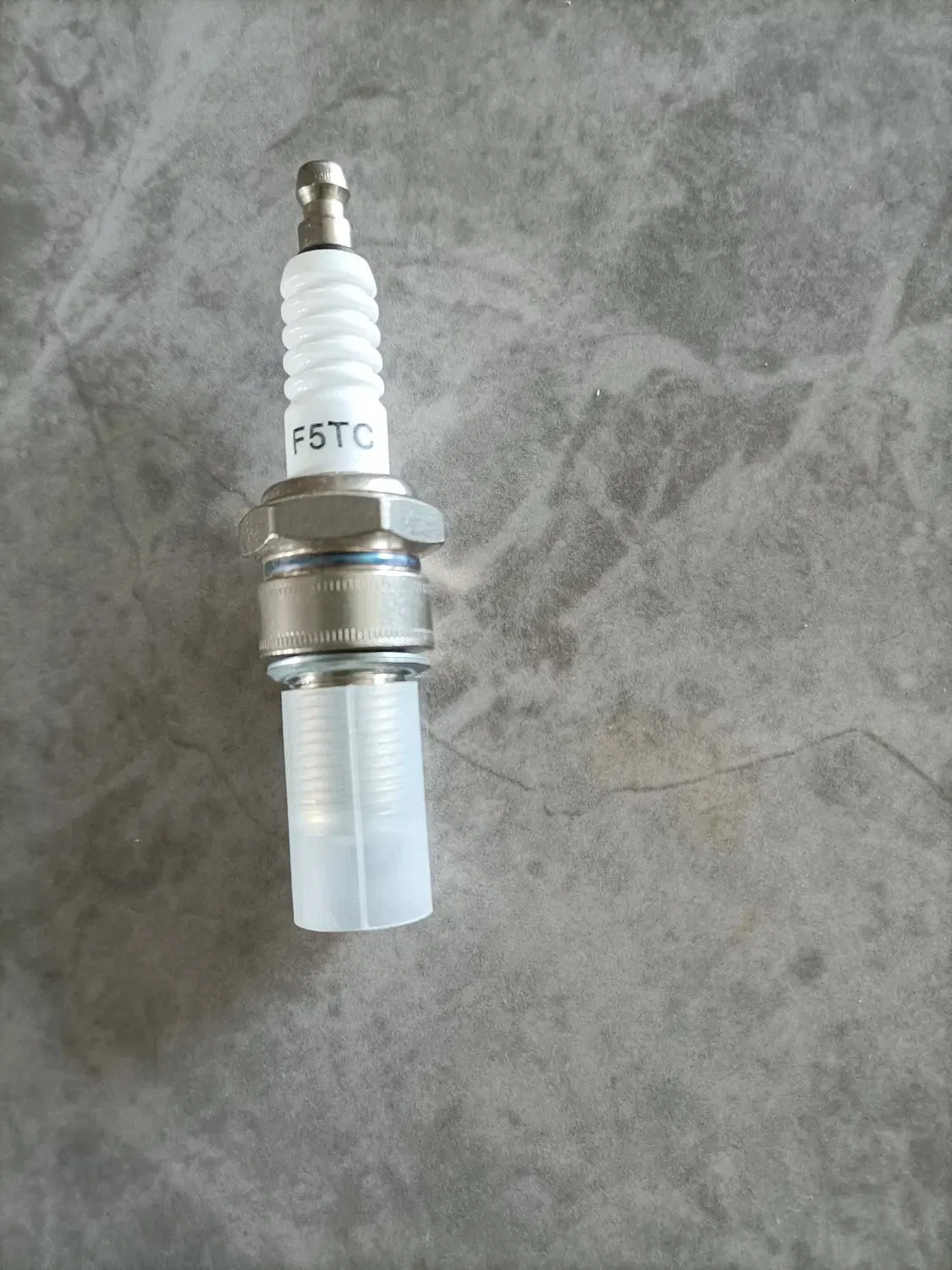 Иридиевая свеча зажигания F5TC для авто и мотоциклов