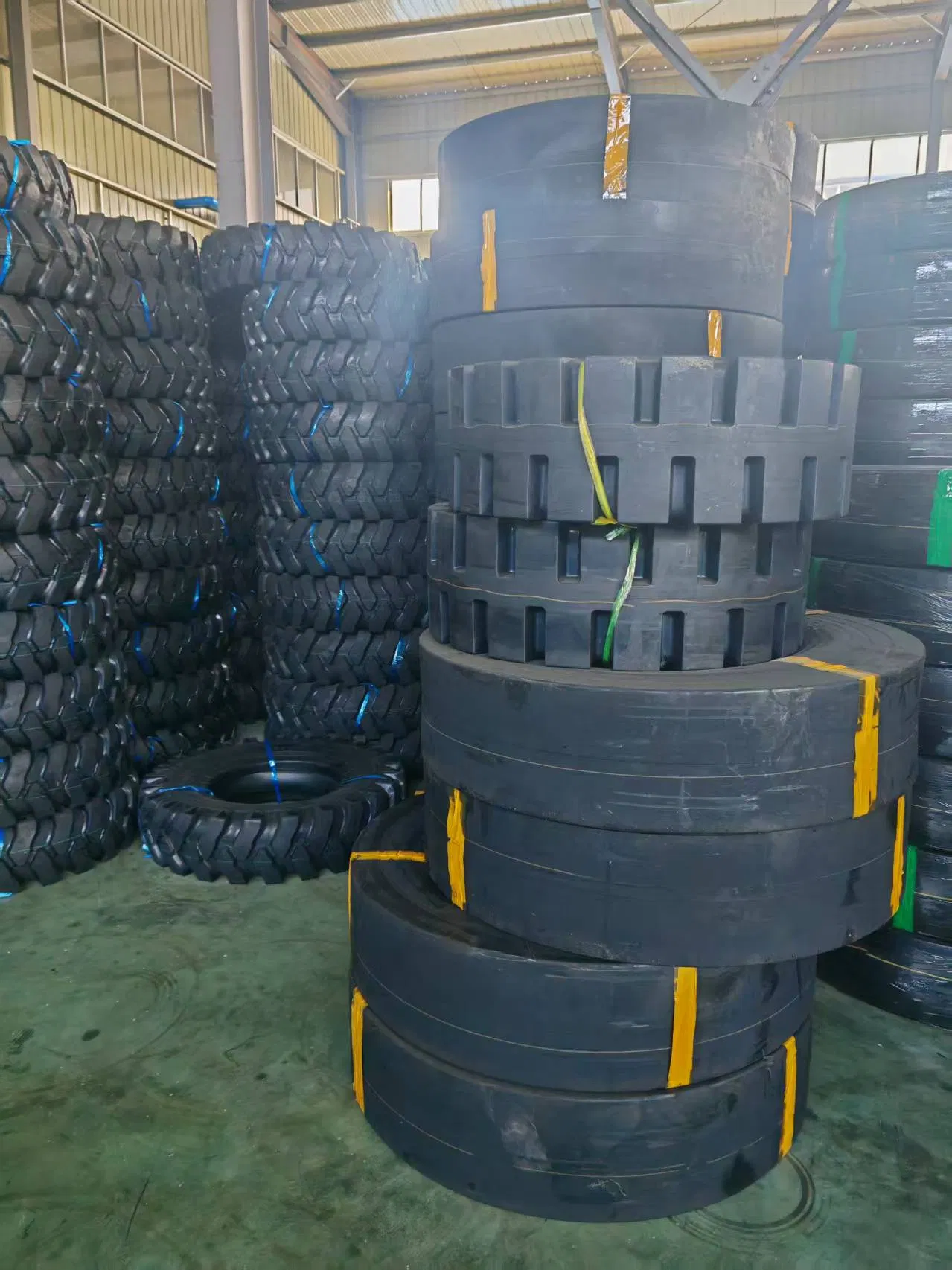 Radial Loader Bias Offroad Truck Industrial Wholesale Nylon Heavy-Duty OTR Tire 12.5-20