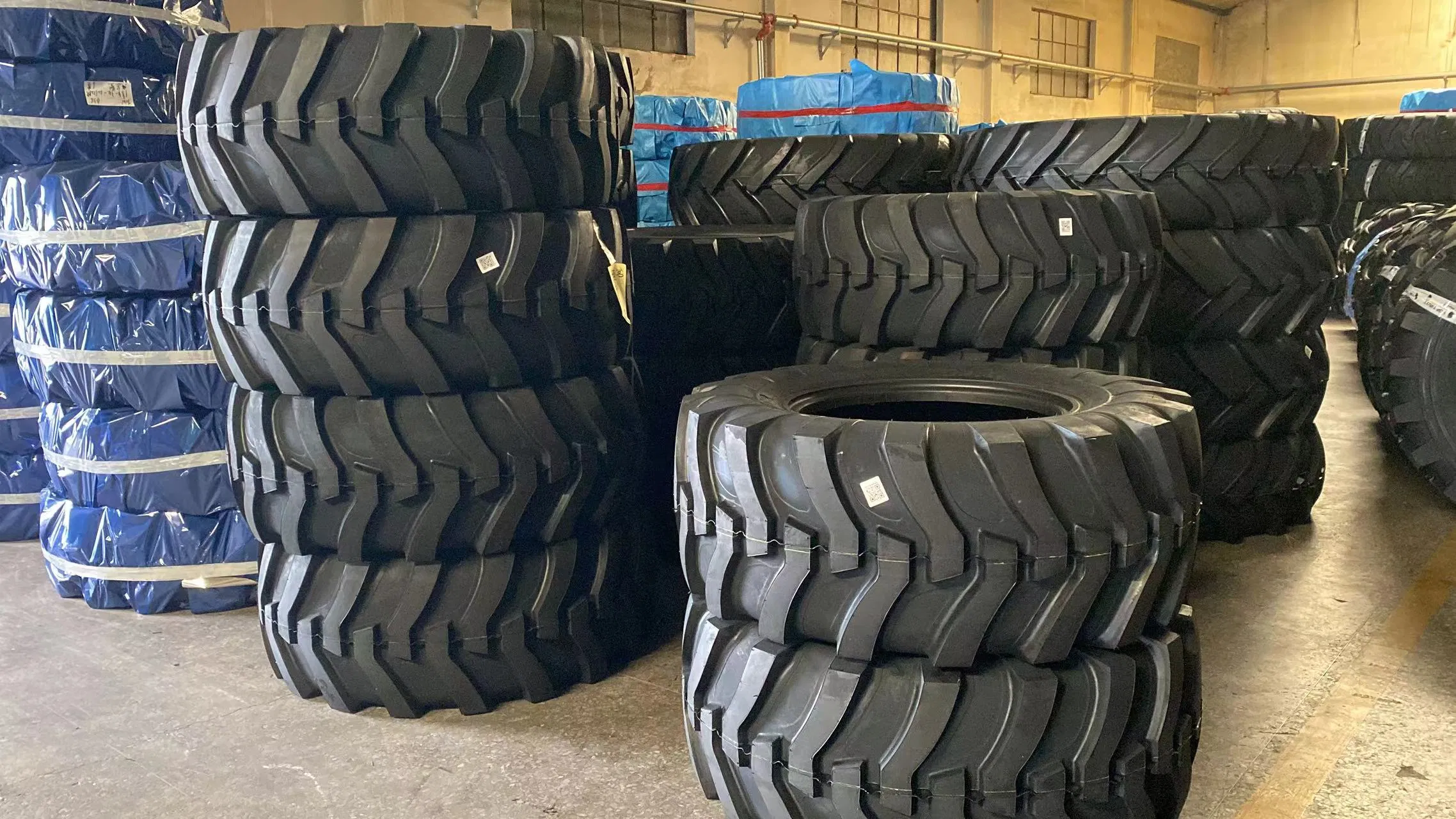 Agricultural Tires 12.4-28 23.1-26 23.1-30 14.9-28 16.9-28 19.5L-24 R1 Sks1 Sks2 Sks5 14.9-26 28.1-26 Bias Light Truck 750-16 700-16 Industrial 10-16.5 12-16.5