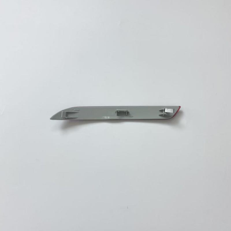 Задний бампер-отражатель для BMW 5 серии F10 F18 2020-2022