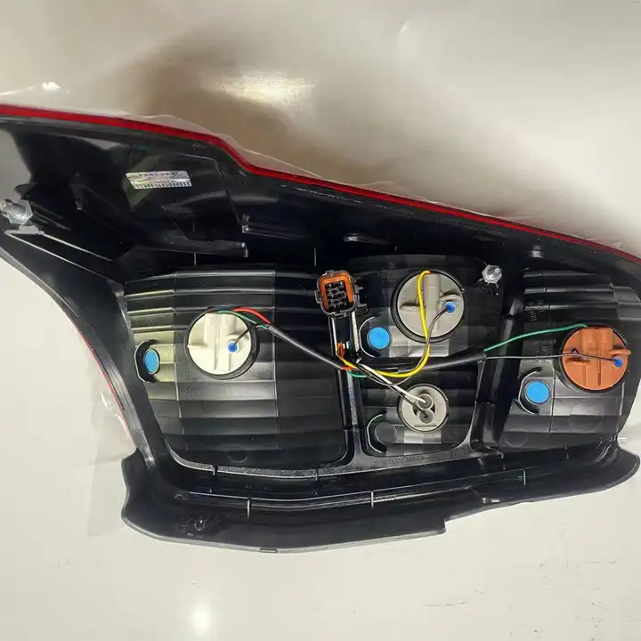 Фонарь задний Ssangyong Actyon Rexton Korando Musso Rodius Tivoli