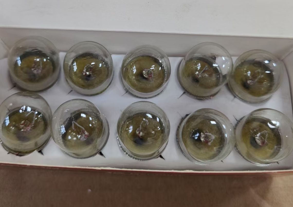 Efficient 24V10W Headlight for Sinotruk Truck Spare Parts