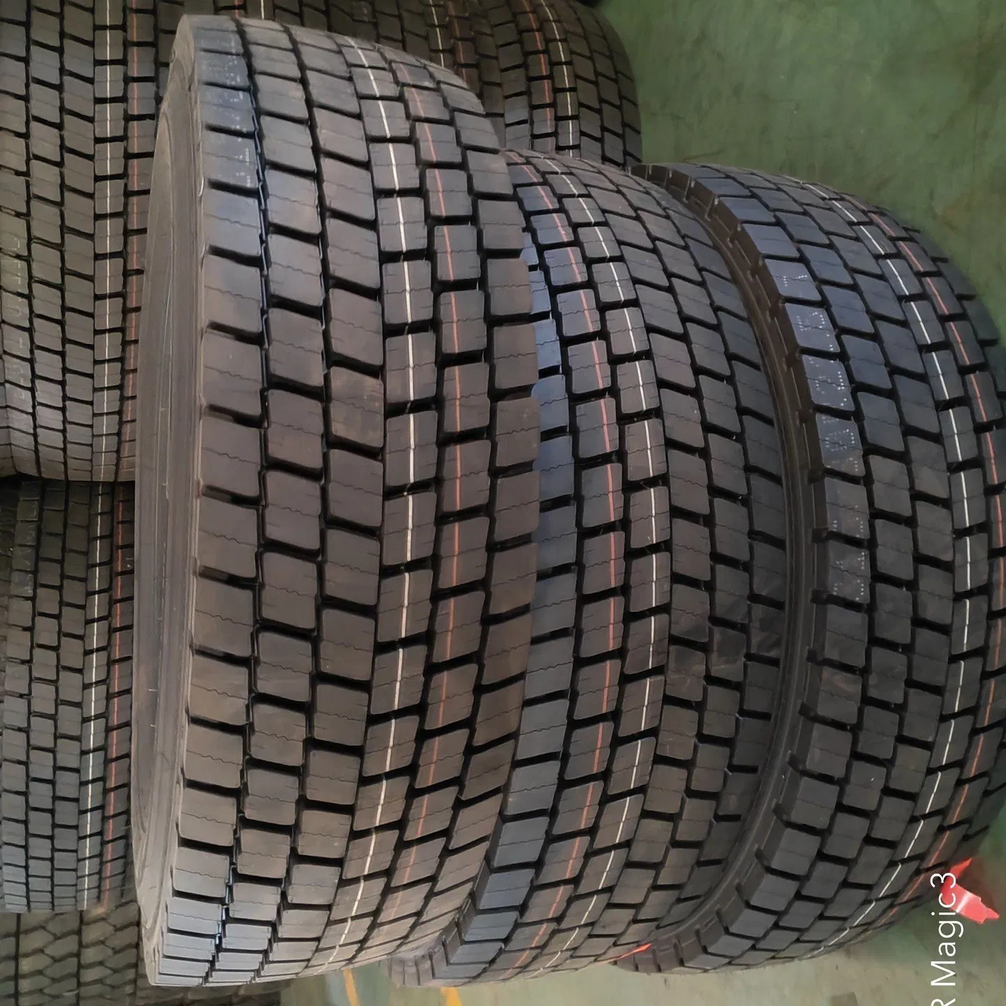 China Factory Wholesale TBR Tyre Price 315 80r22.5 385 65r22 5 13r22.5 295/80r22.5 11r22.5 11r24.5 Mining Neumatico Linglong Llantas Truck and Bus Radial Tires