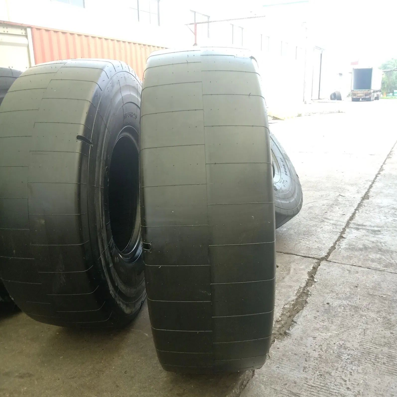 Industrial Tire, Bias OTR Tyres, Excavator Tire 17.5-25 20.5-25 23.5-25