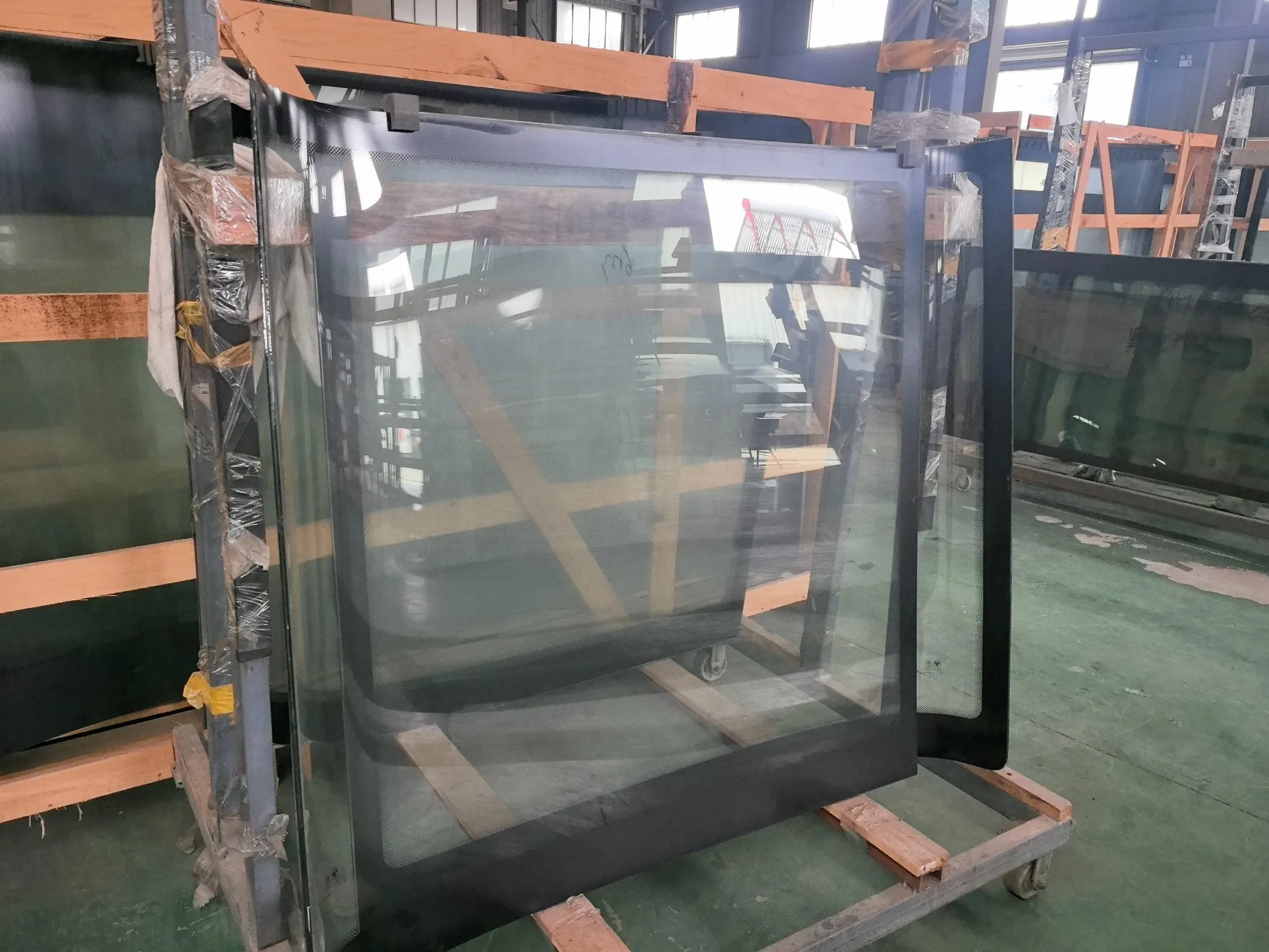 Clear Safety High Density Glass for Cab Front Window of Commercial Bus