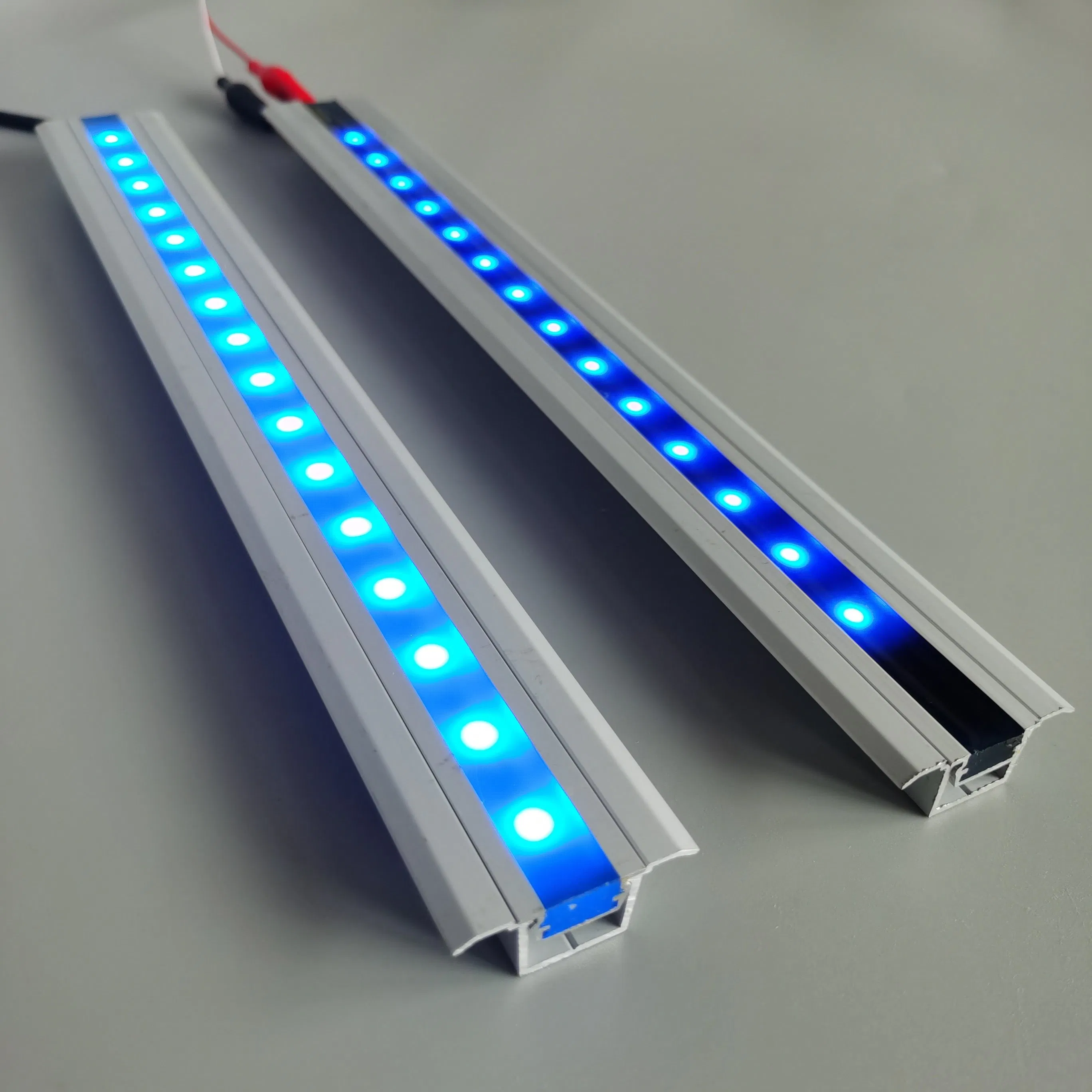 Алюминиевый профиль со светодиодной подсветкой для ступеней автобуса