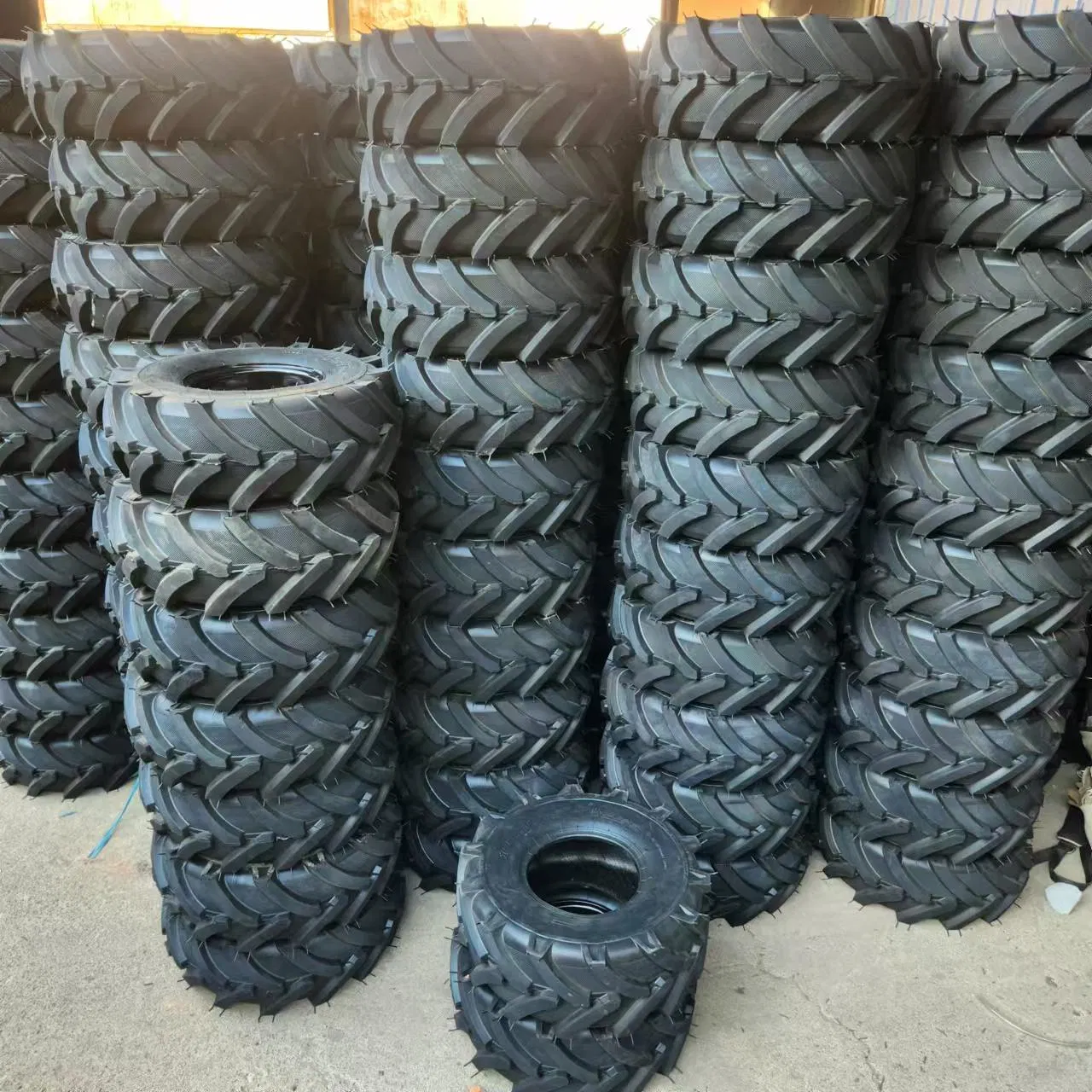 19*7.00-8 Agricultural Lug Partten Tire and Wheel