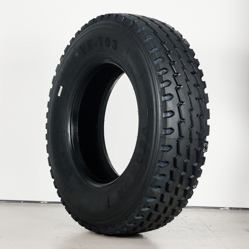 Грузовая шина 315/80R22.5 радиальная бескамерная
