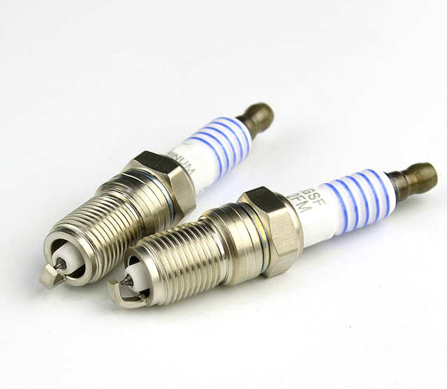 Платиновая свеча зажигания SP-500 AGSF22FM для авто