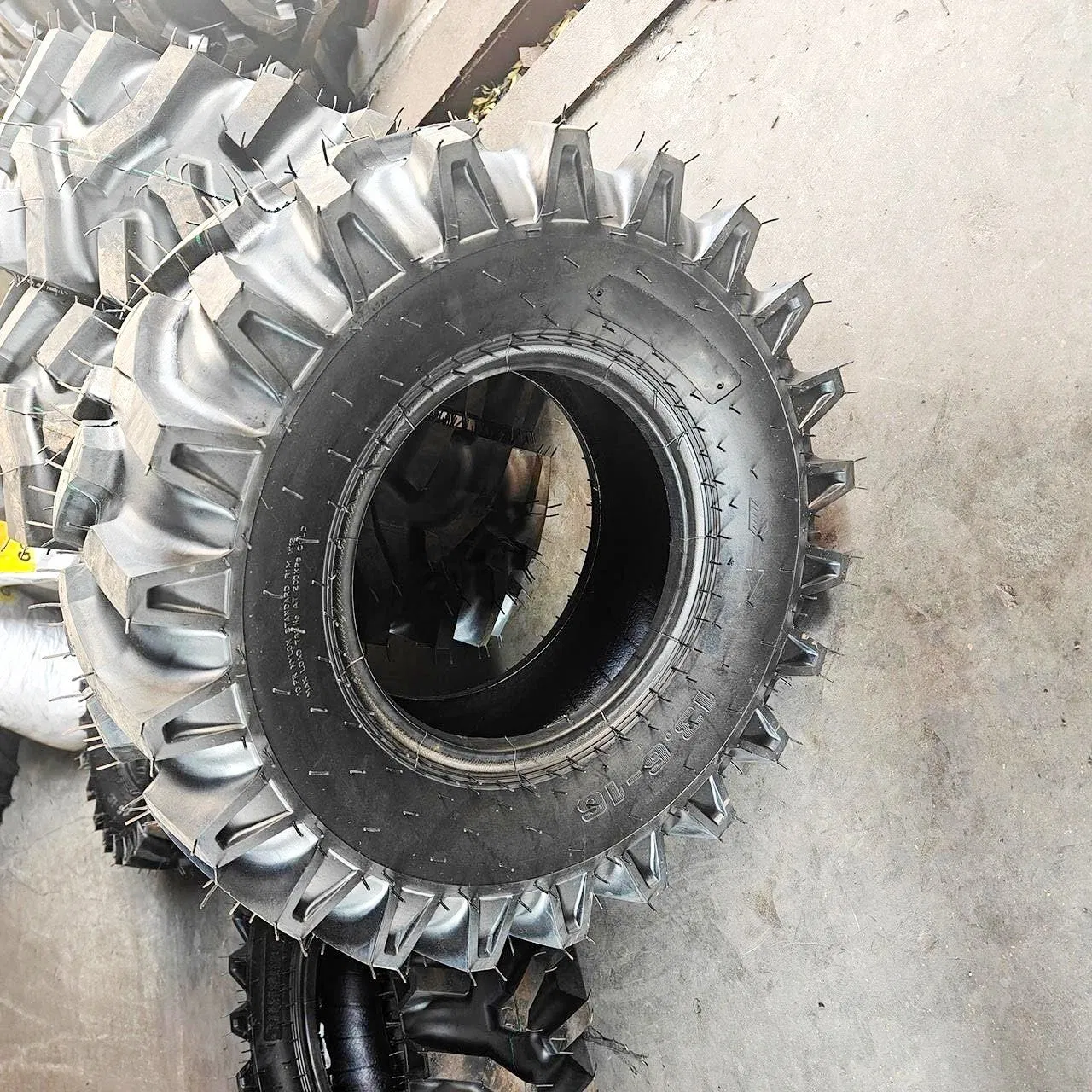 Herringbone Tread Pattern Tires for Agricultural Machinery