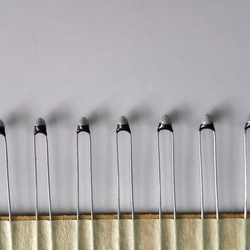 Термистор NTC MF57 2421 Ом для датчика температуры авто