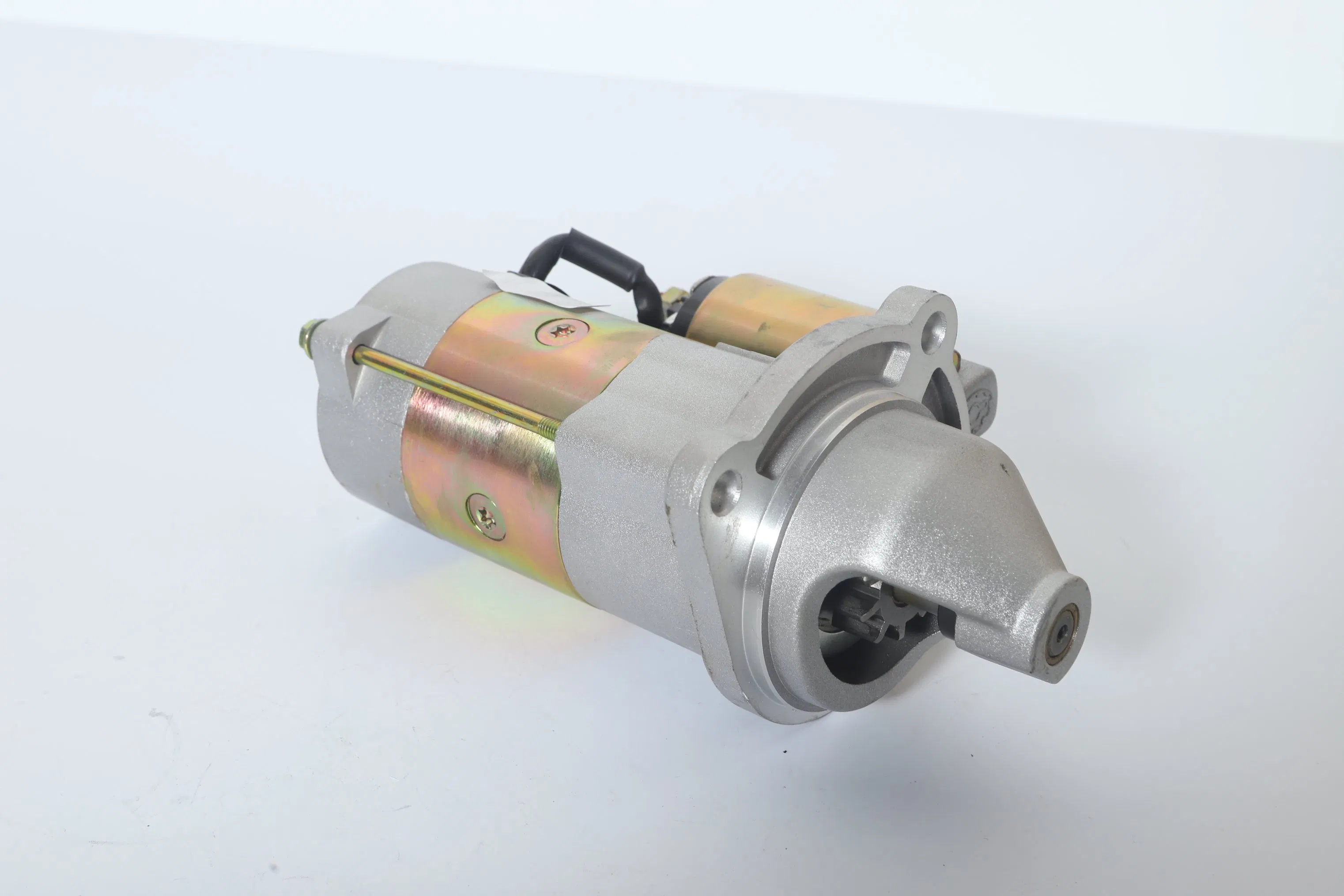 Стартер QDY1368 12V/2.5kW новый для двигателя