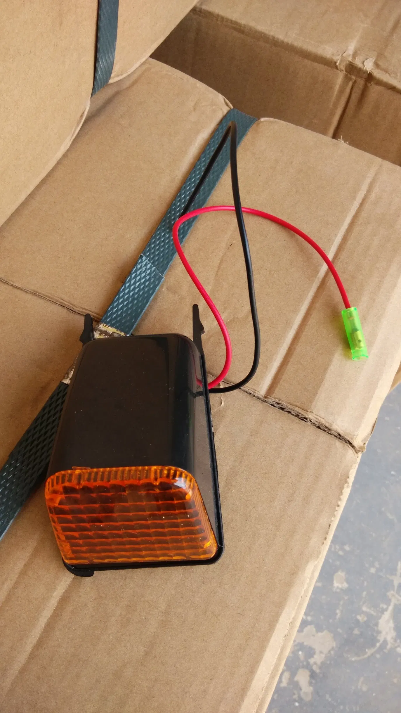 Лампа верхняя 1623726/1623727 для грузовиков Volvo FL7, FL10, F12, FH12