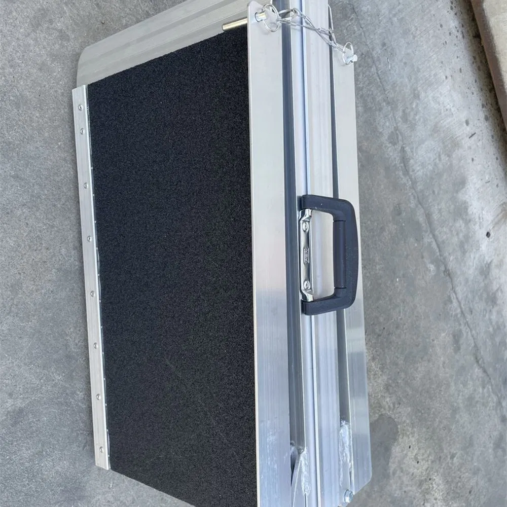 Aluminum Manual Folding Wheelchair Ramp 270kg Capacity for Disabled Users
