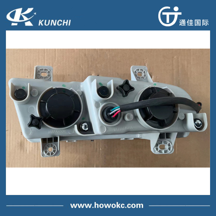 Противотуманные фары Sinotruk HOWO AZ9525720011/AZ9525720012