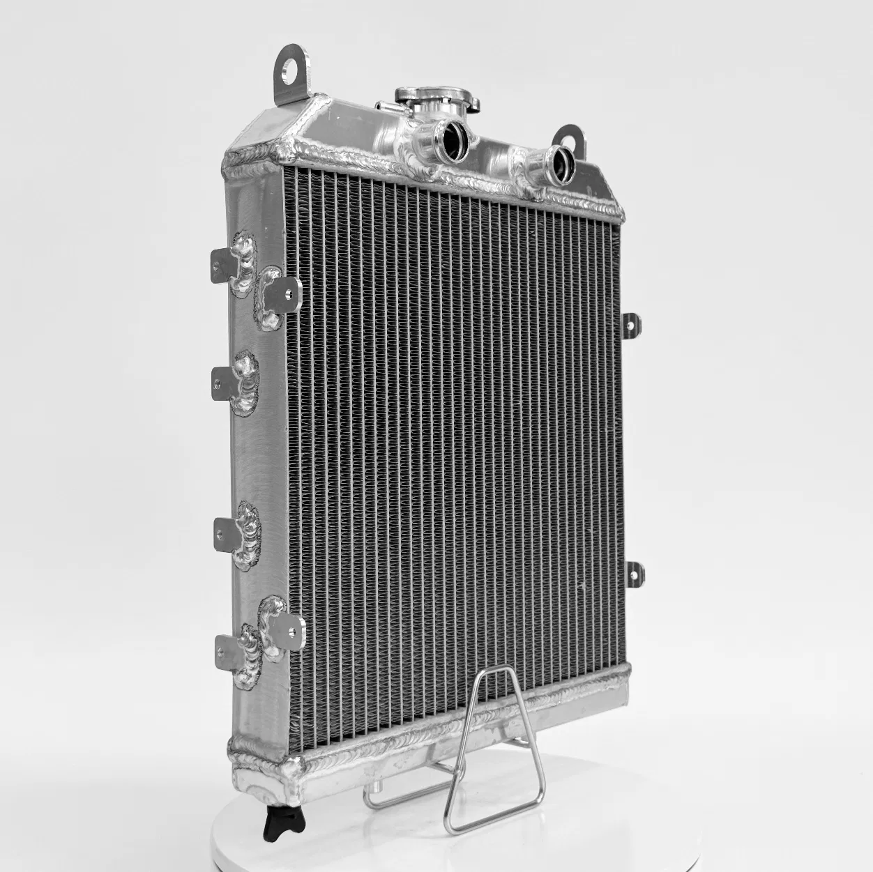 Радиатор алюминиевый SRW245 для Isuzu Amigo/Pickup 89-95