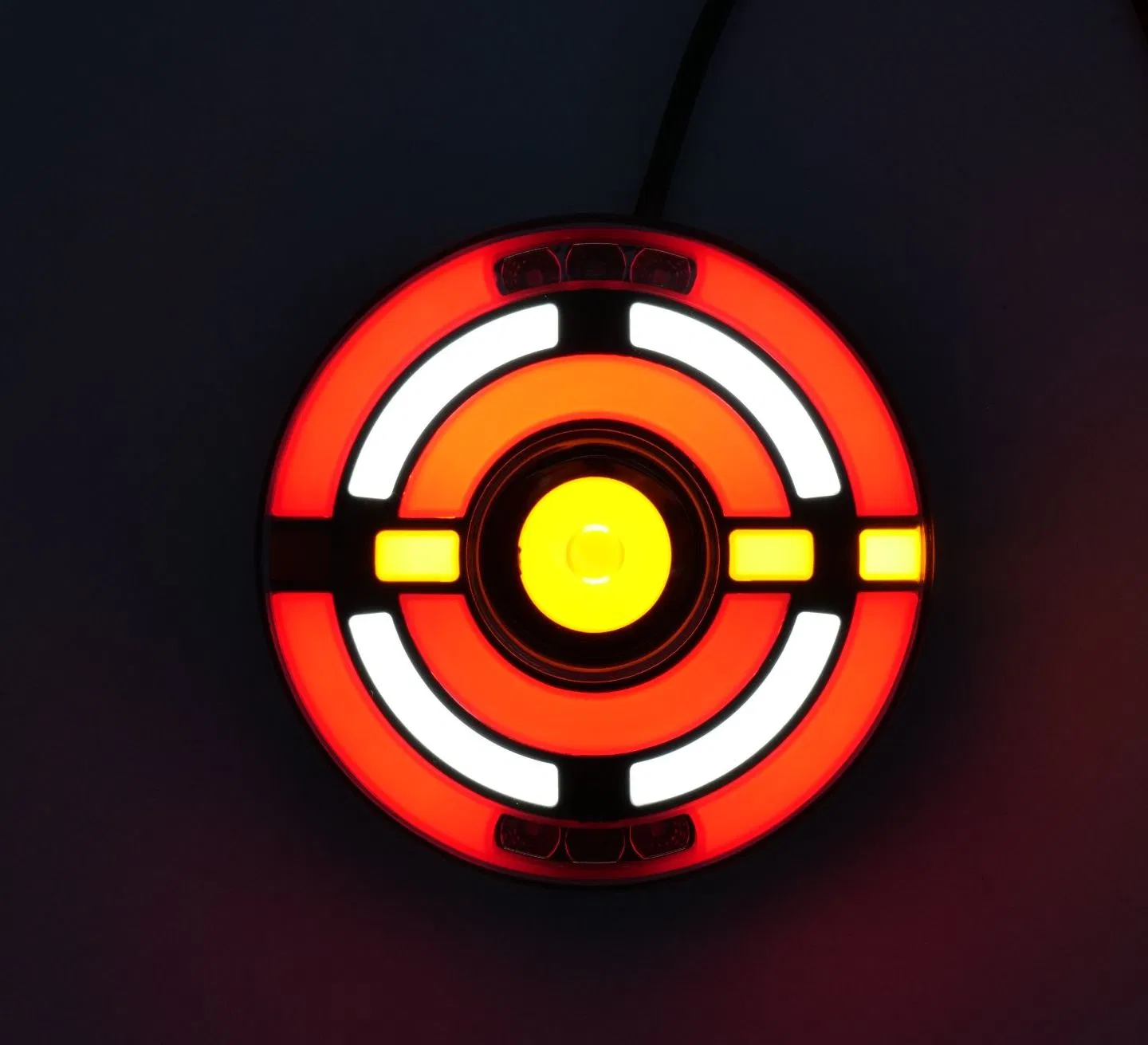 Светодиодные стоп-сигналы и поворотники для грузовиков